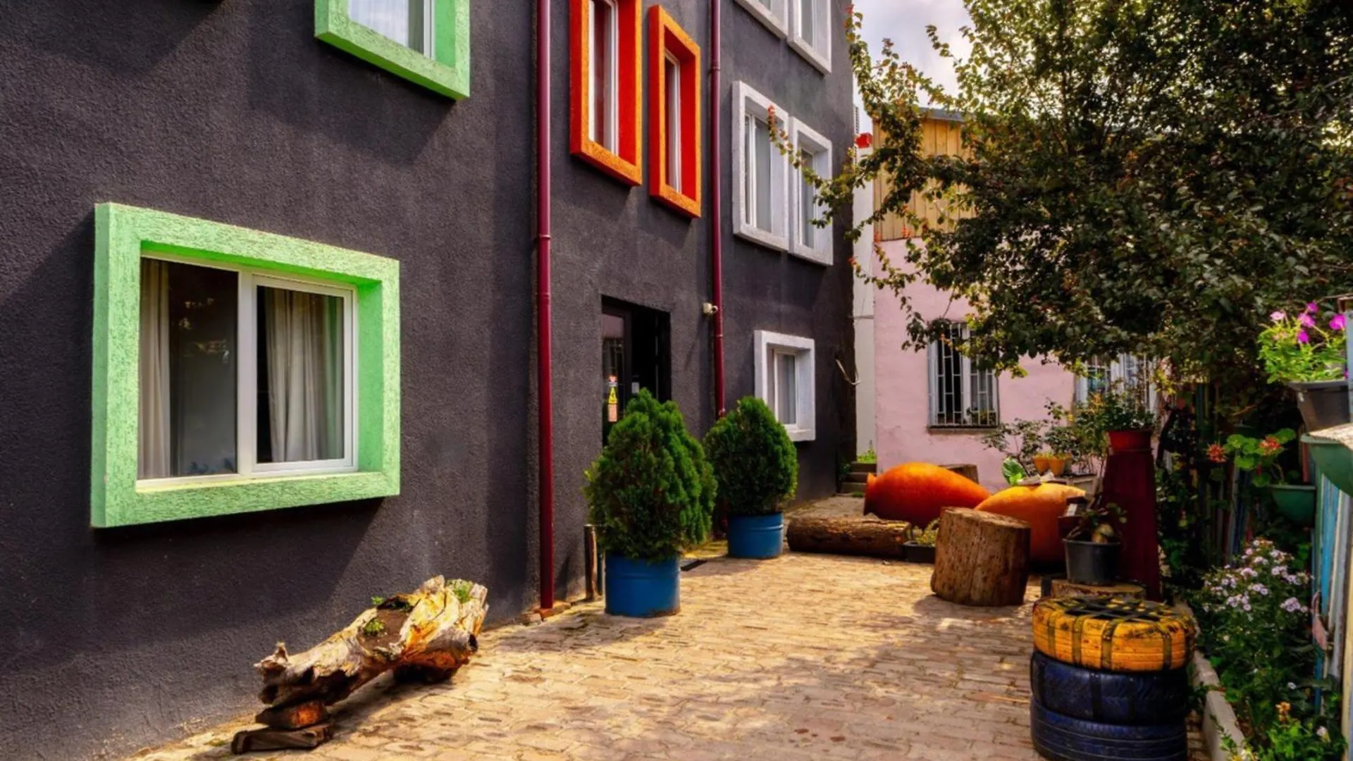 Hotel Tato & Coworking Space Τυφλίδα Γεωργία
